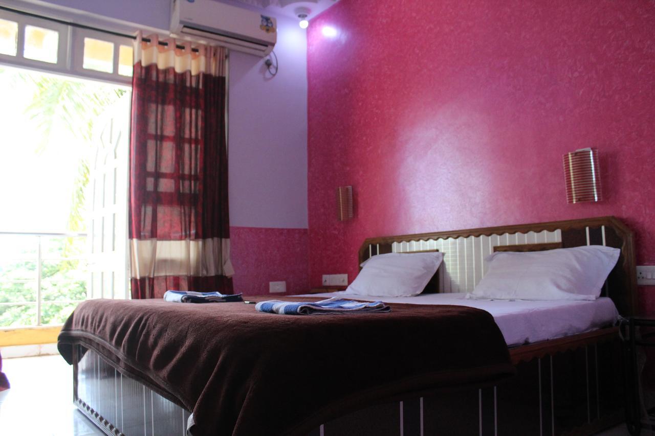 Hotel Natasha Панаджи Экстерьер фото